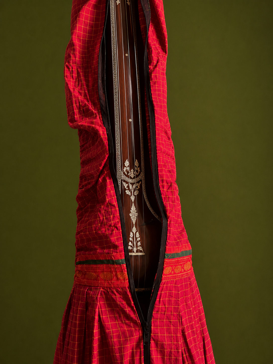 Tanpura cover